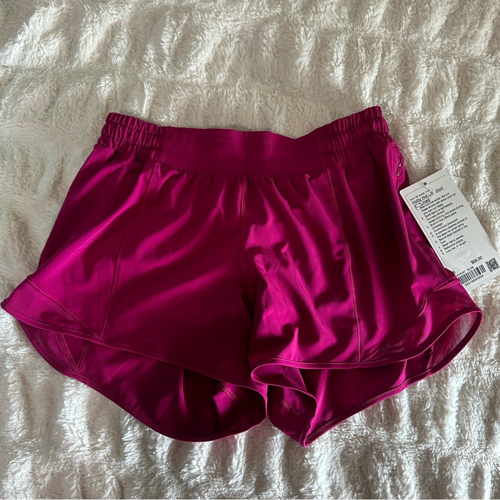 Lululemon Hotty Hots 4 inch